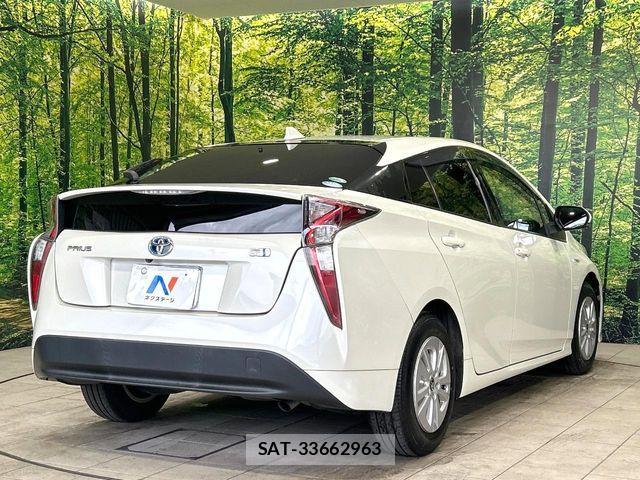 Toyota PRIUS 2016-02 8526649-16