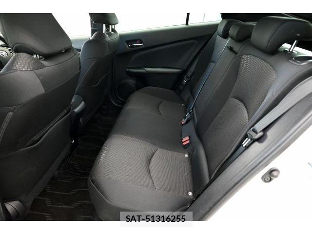 Toyota PRIUS 2021-04 8526634-12