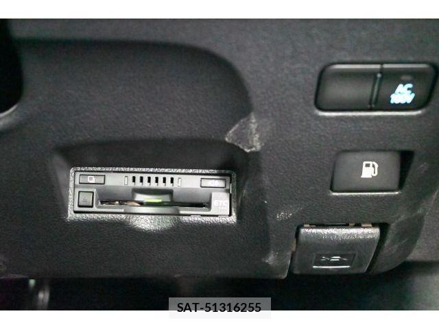 Toyota PRIUS 2021-04 8526634-17