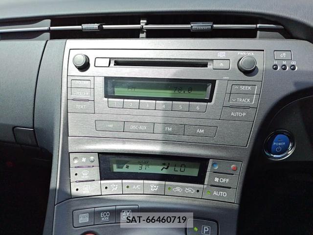 Toyota PRIUS 2012-03 8526654-16