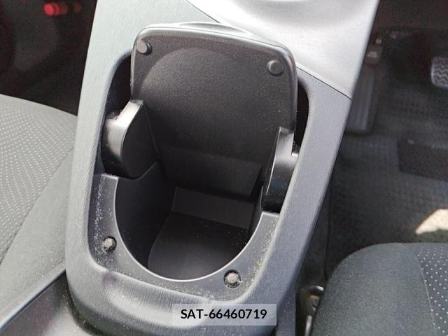 Toyota PRIUS 2012-03 8526654-18