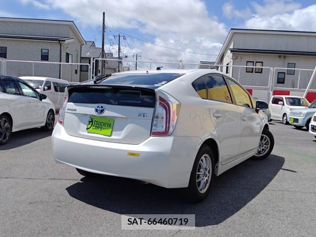Toyota PRIUS 2012-03 8526654-1