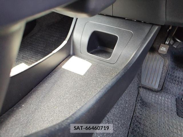 Toyota PRIUS 2012-03 8526654-19