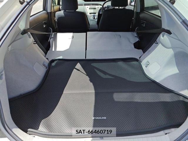Toyota PRIUS 2012-03 8526654-26