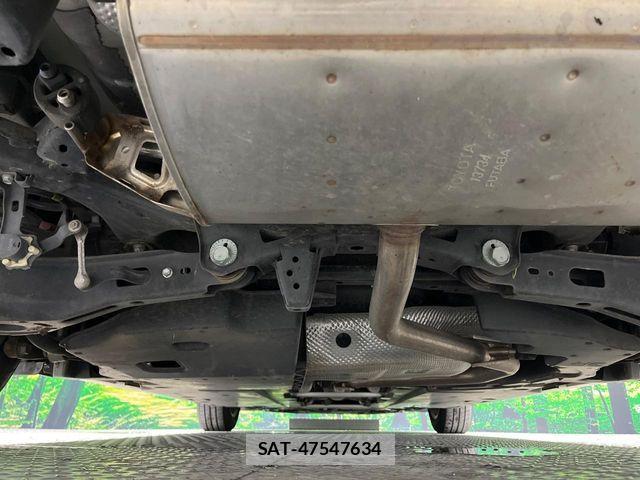 Toyota PRIUS 2019-08 8526645-18