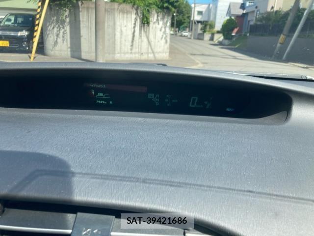 Toyota PRIUS 2012-01 8526673-18