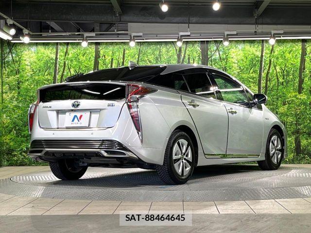 Toyota PRIUS 2016-07 8526653-16