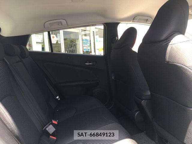 Toyota PRIUS 2017-06 8526652-15