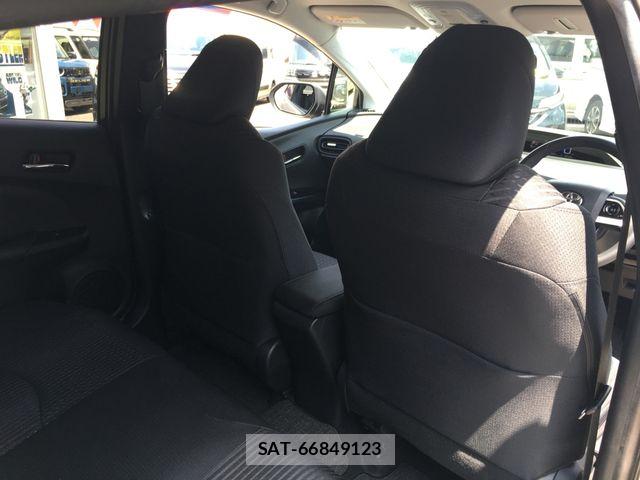 Toyota PRIUS 2017-06 8526652-16