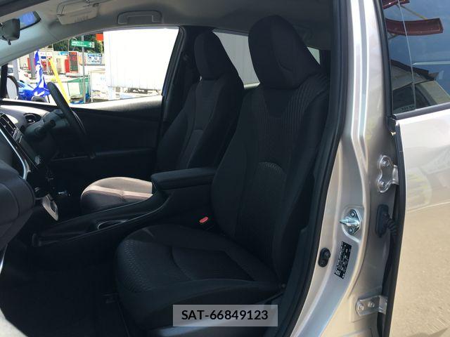 Toyota PRIUS 2017-06 8526652-17