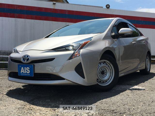 Toyota PRIUS 2017-06 8526652-1