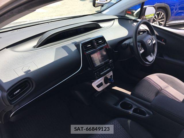 Toyota PRIUS 2017-06 8526652-19