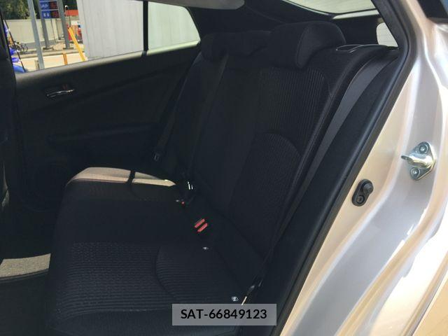 Toyota PRIUS 2017-06 8526652-20
