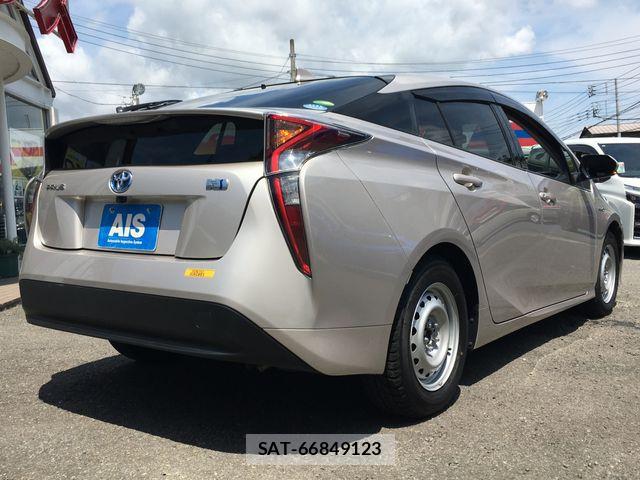 Toyota PRIUS 2017-06 8526652-5