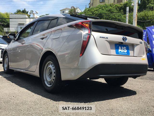 Toyota PRIUS 2017-06 8526652-7