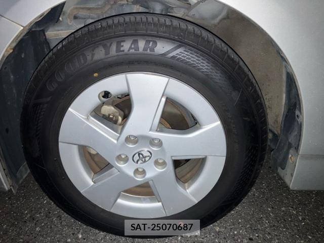 Toyota PRIUS 2011-11 8526674-10