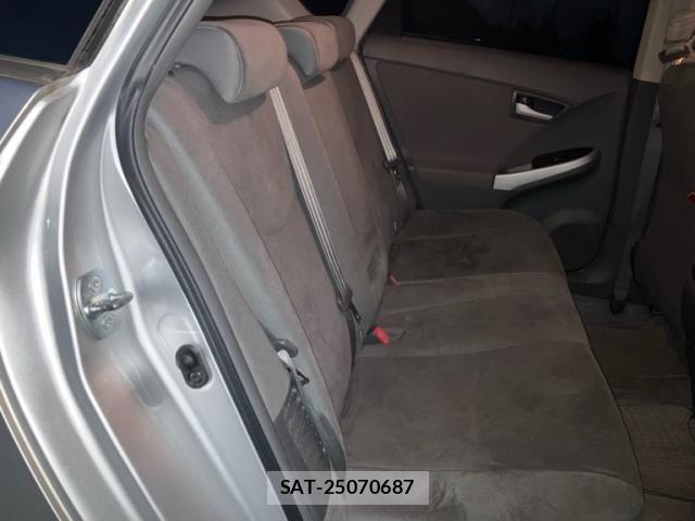 Toyota PRIUS 2011-11 8526674-13