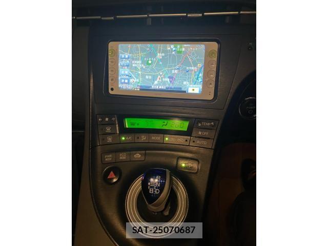 Toyota PRIUS 2011-11 8526674-17