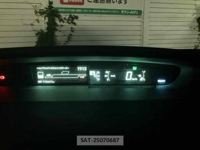 Toyota PRIUS 2011-11 8526674-18