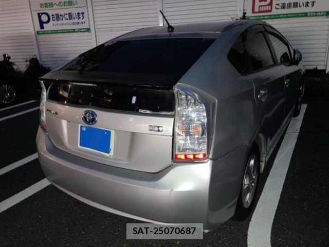 Toyota PRIUS 2011-11 8526674-3