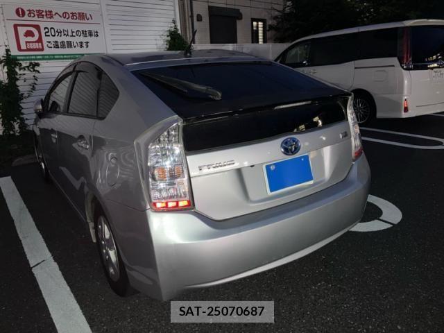 Toyota PRIUS 2011-11 8526674-4