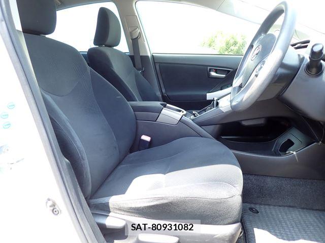 Toyota PRIUS 2012-09 8528556-15