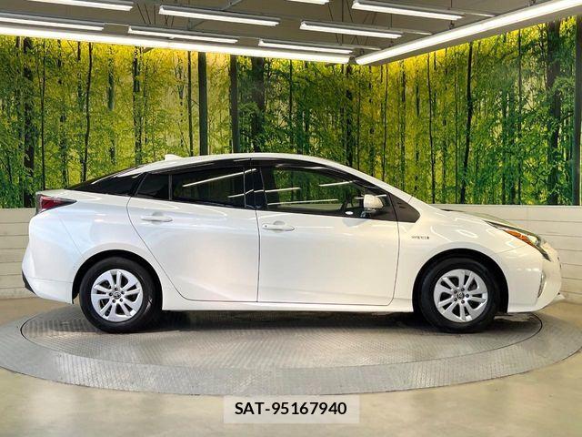Toyota PRIUS 2016-12 8526628-17