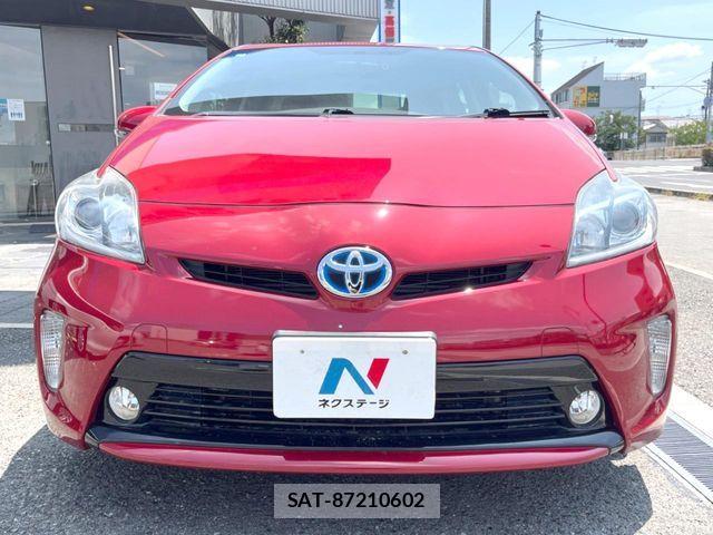 Toyota PRIUS 2012-10 8526668-11