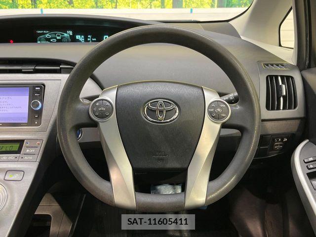 Toyota PRIUS 2014-04 8526670-10