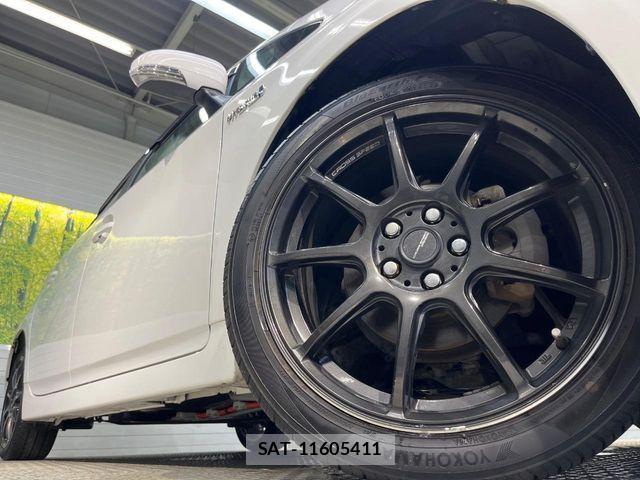 Toyota PRIUS 2014-04 8526670-12