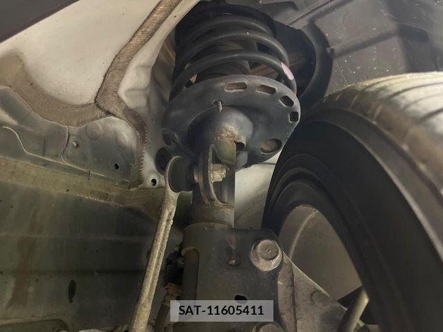 Toyota PRIUS 2014-04 8526670-19