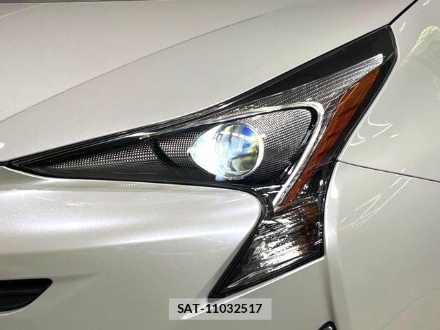 Toyota PRIUS 2018-08 8526627-12