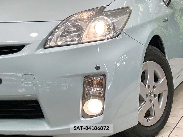 Toyota PRIUS 2010-11 8526669-11