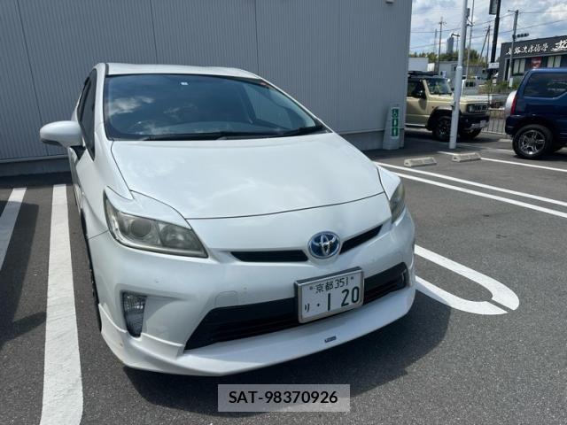 Toyota PRIUS 2013-12 8526677-0
