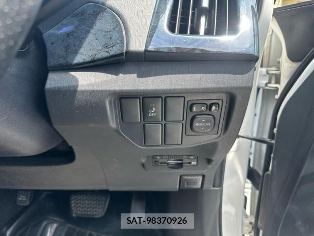 Toyota PRIUS 2013-12 8526677-10