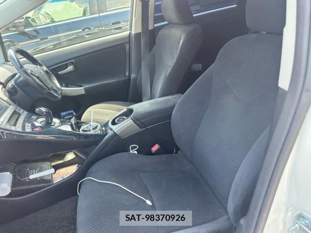 Toyota PRIUS 2013-12 8526677-7
