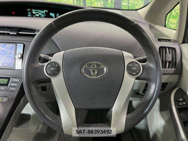 Toyota PRIUS 2011-09 8526671-10