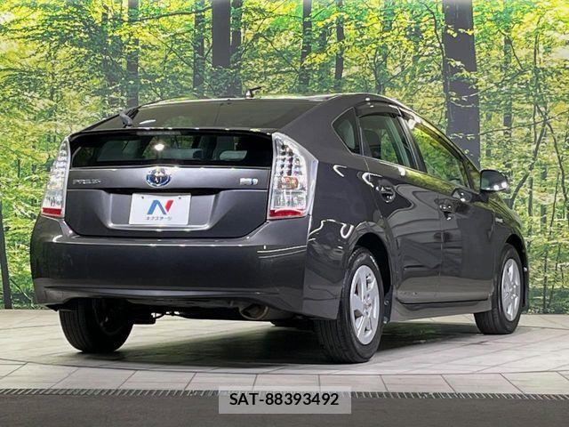 Toyota PRIUS 2011-09 8526671-16