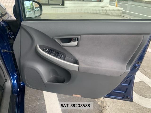 Toyota PRIUS 2009-11 8526676-16