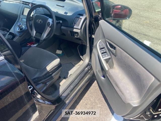 Toyota PRIUS 2011-08 8526698-13