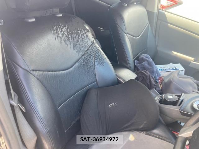 Toyota PRIUS 2011-08 8526698-14