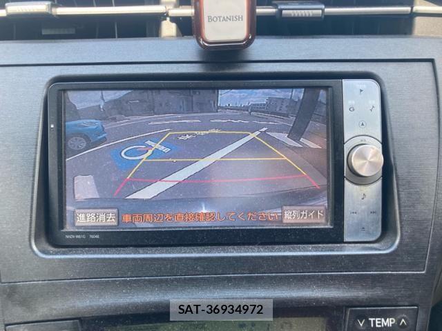 Toyota PRIUS 2011-08 8526698-18