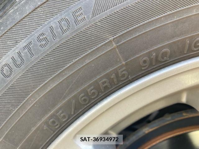 Toyota PRIUS 2011-08 8526698-6