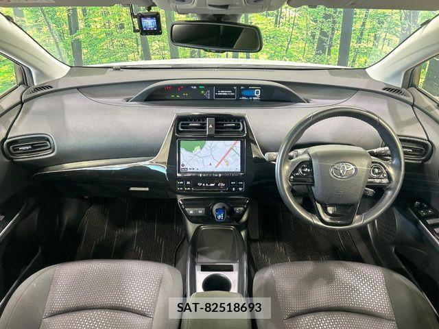 Toyota PRIUS 2021-06 8526636-1