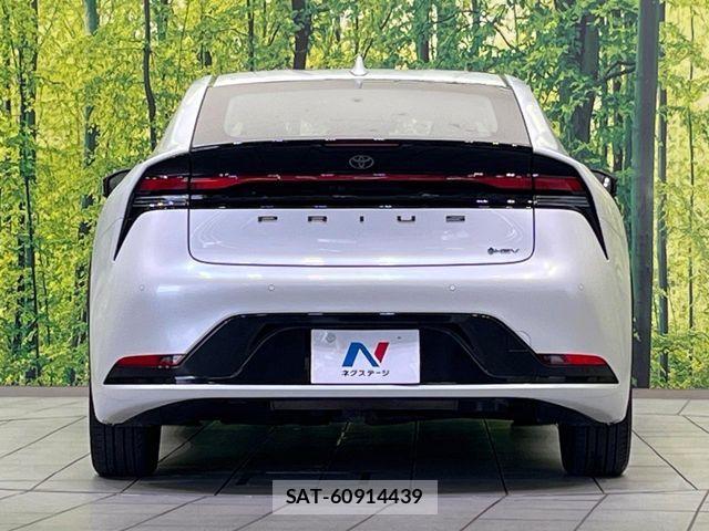 Toyota PRIUS 2023-11 8526609-14