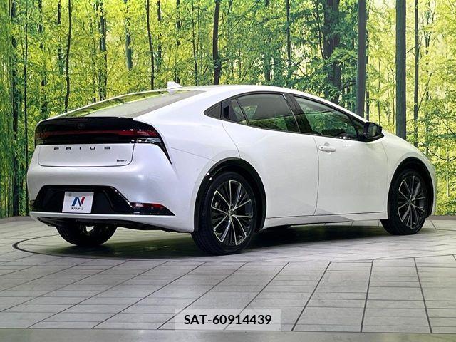Toyota PRIUS 2023-11 8526609-16