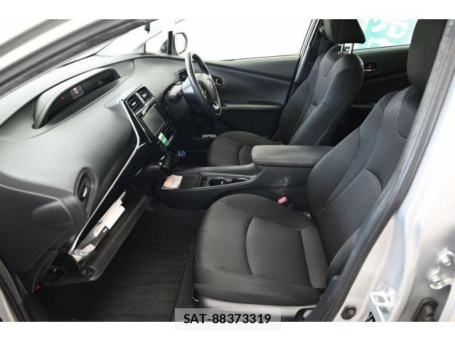 Toyota PRIUS 2019-08 8526651-13