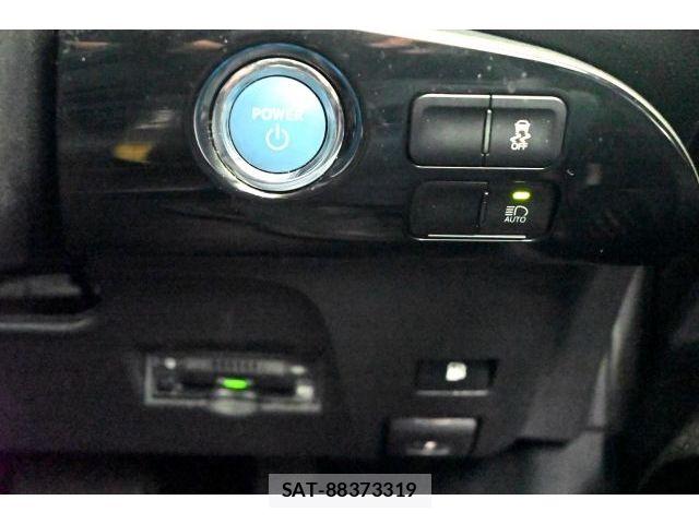 Toyota PRIUS 2019-08 8526651-18