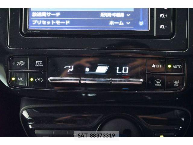 Toyota PRIUS 2019-08 8526651-23