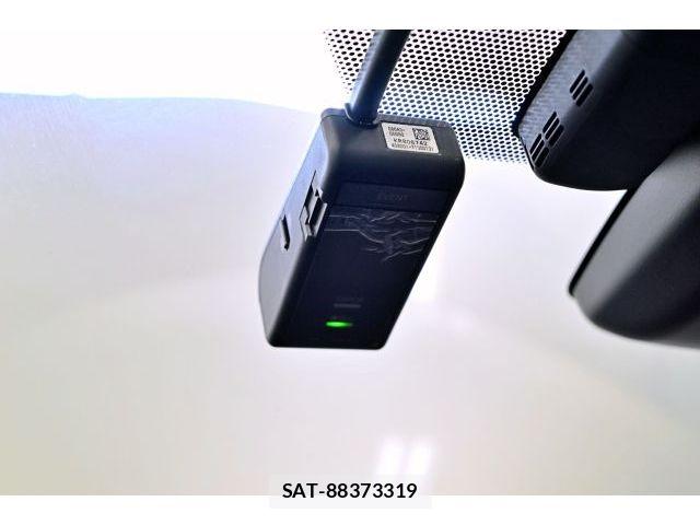 Toyota PRIUS 2019-08 8526651-25